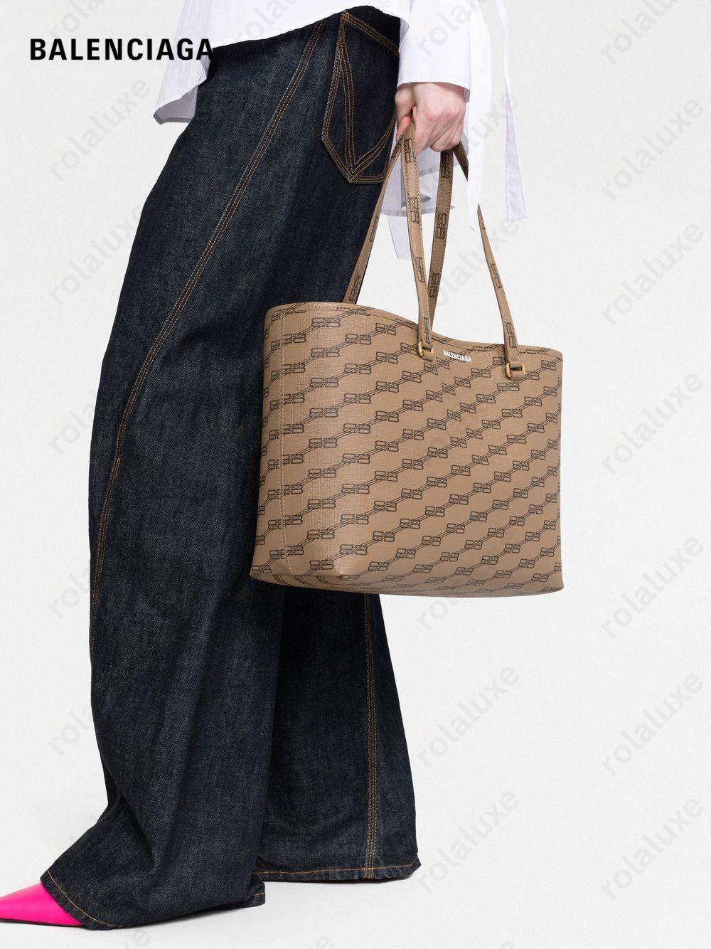 Signature BB canvas tote bag