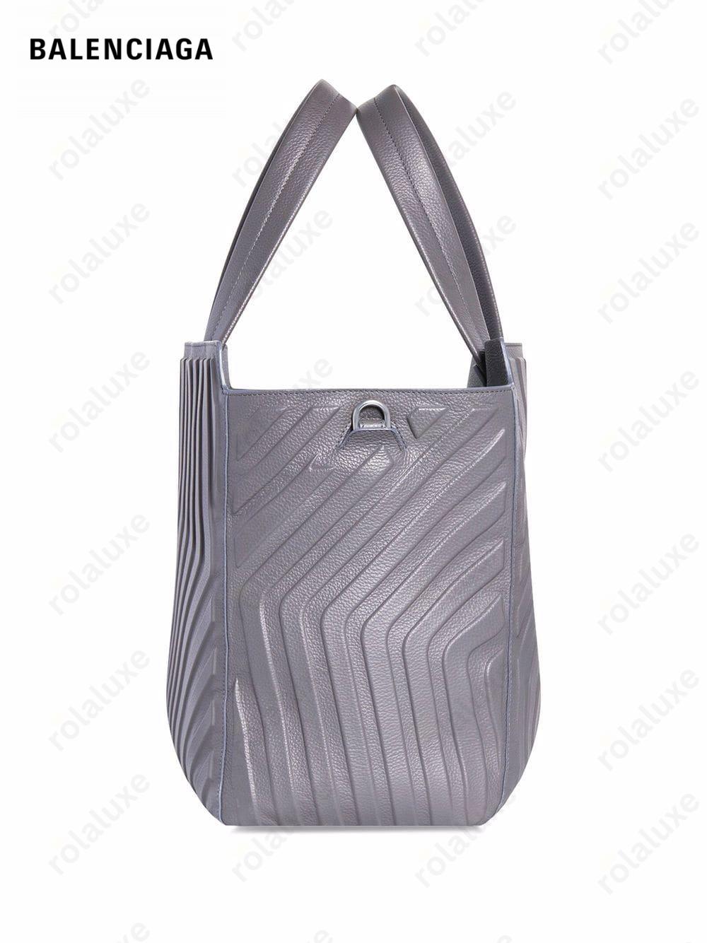 Car East-West M tote bag