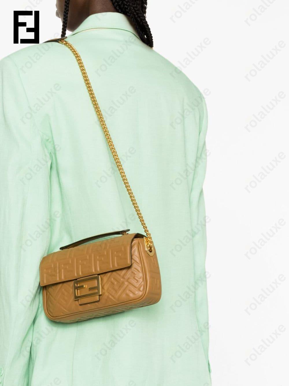 medium Baguette Chain shoulder bag