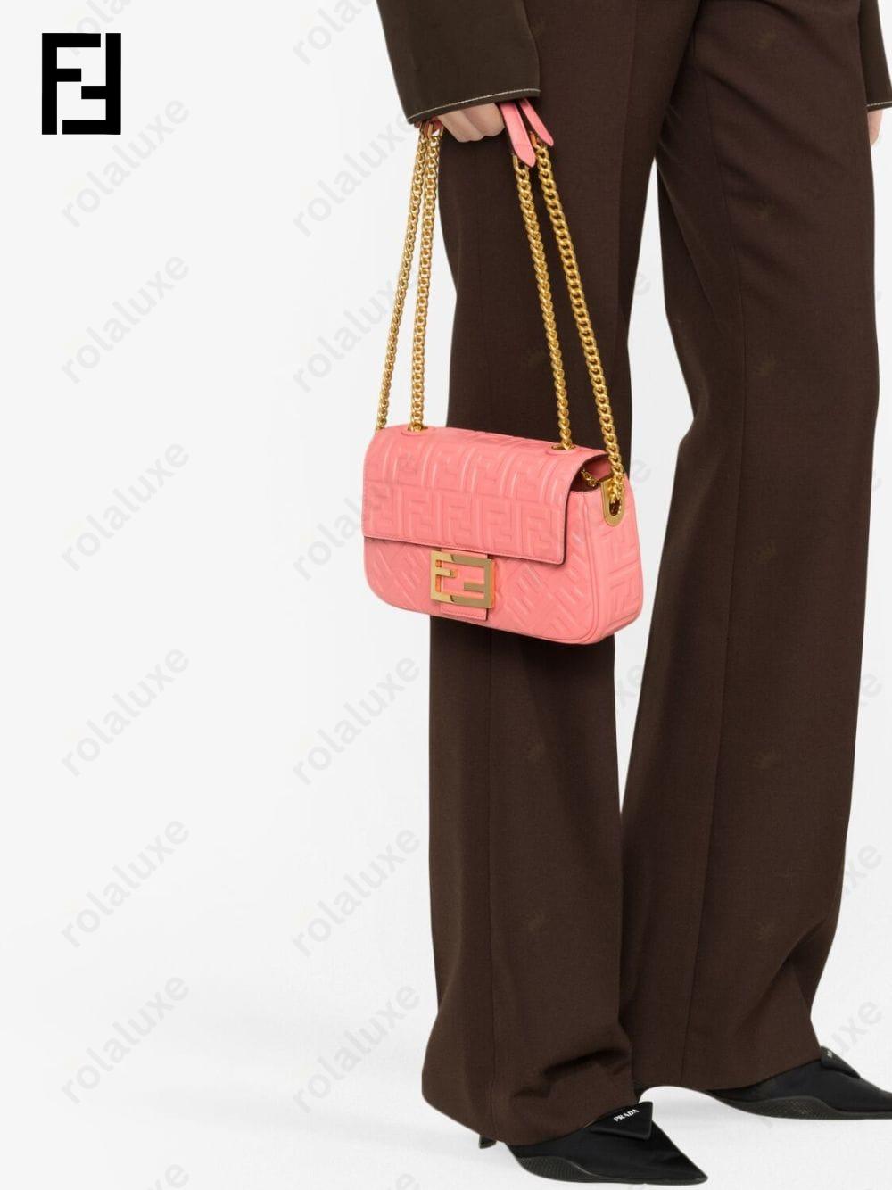 medium Baguette Chain shoulder bag