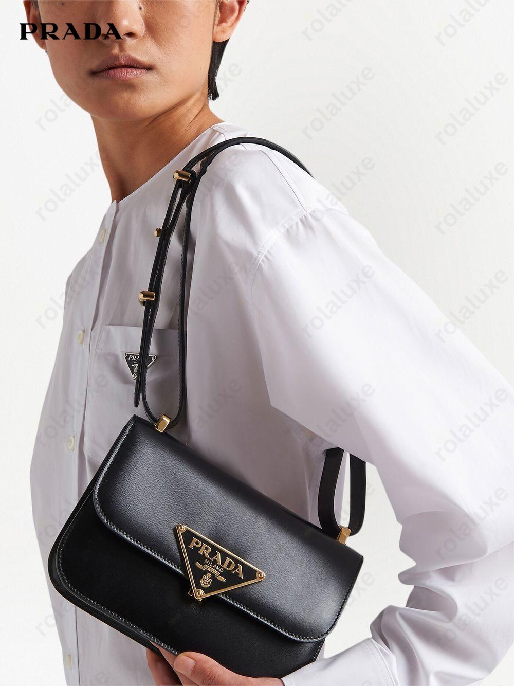 Emblème shoulder bag