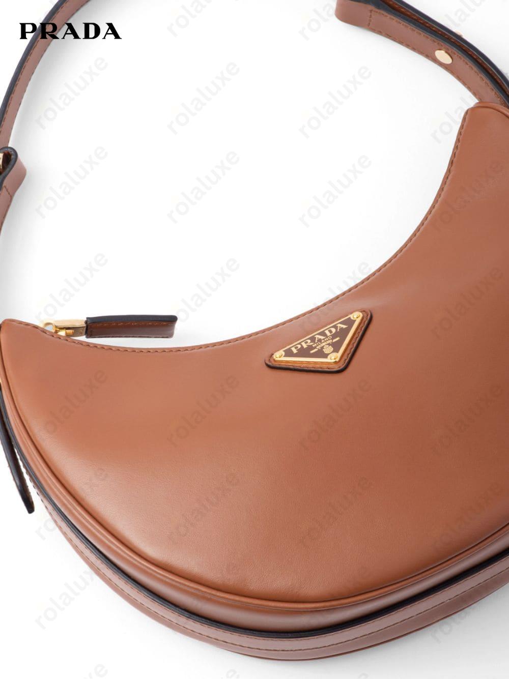 Arqué leather shoulder bag