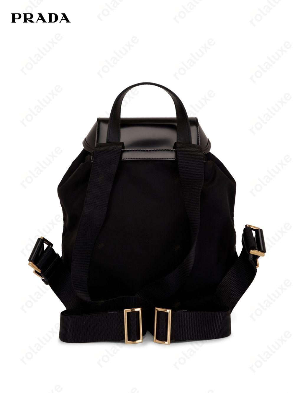 logo-plaque buckled backpack